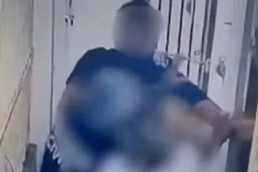 
          Imagem ilustrativa da imagem Empresário preso por suspeita de agredir policial em Vila Velha é solto
          