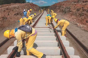 
          Imagem ilustrativa da imagem Empresas querem construir ferrovia ligando o litoral do ES ao Peru
          