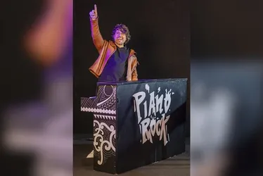 
          Imagem ilustrativa da imagem Espetáculo com hits do rock ao piano
          
