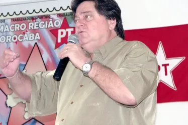 Imagem ilustrativa da imagem Ex-deputado do PT Paulo Frateschi morre esfaqueado pelo filho