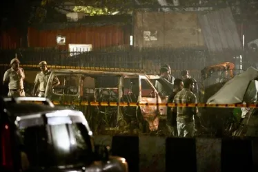 Imagem ilustrativa da imagem Explosão de carro perto de local turístico na Índia deixa pelo menos oito mortos