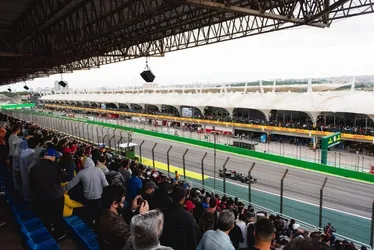 Imagem ilustrativa da imagem F1 inicia pré-venda de ingressos para GP de São Paulo em 2026