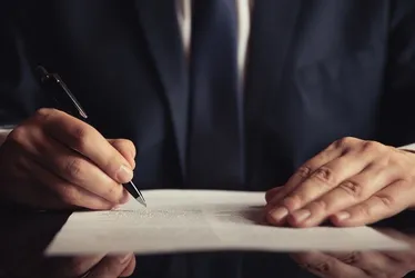 
          Imagem ilustrativa da imagem Falso advogado é preso após enganar ao menos 10 vítimas no ES
          