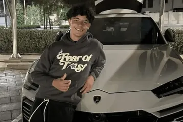 Imagem ilustrativa da imagem Filho de 15 anos de Cristiano Ronaldo ganha Lamborghini de R$ 1,65 milhão