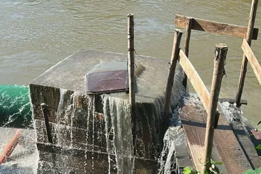 Imagem ilustrativa da imagem Fiscalização flagra possível despejo irregular de esgoto no Rio Itapemirim