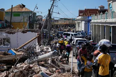 Imagem ilustrativa da imagem Furacão Melissa segue para Bermudas após rastro de destruição no Caribe