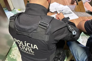 
          Imagem ilustrativa da imagem Golpe do presente: operação mira quadrilha suspeita de movimentar R$ 14 milhões
          