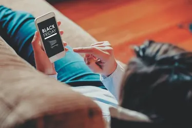 
          Imagem ilustrativa da imagem Golpes mais sofisticados na Black Friday confundem até os especialistas
          