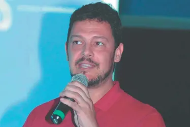 Imagem ilustrativa da imagem Governo federal quer acelerar o fim da escala de trabalho 6x1