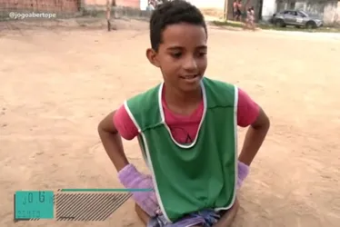 Imagem ilustrativa da imagem Henrique joga futebol com as mãos, sonha com Neymar e recebe vídeo do ídolo