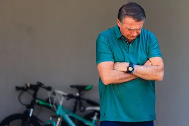 
          Imagem ilustrativa da imagem Histórico: STF manda prender Bolsonaro por 27 anos por tentativa de golpe
          