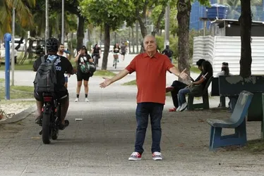 Imagem ilustrativa da imagem Idosos deixam de caminhar com medo de bikes elétricas