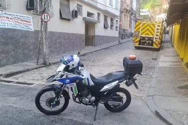 
          Imagem ilustrativa da imagem Imóvel desaba e deixa ao menos 16 feridos na zona sul do Rio de Janeiro
          