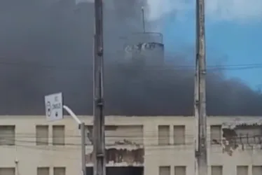 Imagem ilustrativa da imagem Incêndio atinge estação elétrica de hospital e bebês são transferidos às pressas