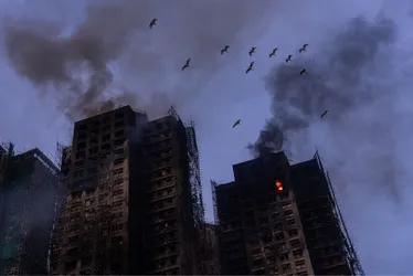 
          Imagem ilustrativa da imagem Incêndio em Hong Kong é o mais mortal em décadas; ao menos 60 pessoas morreram
          