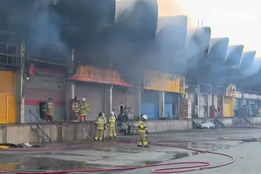 
          Imagem ilustrativa da imagem Incêndio que atingiu a Ceasa no Rio de Janeiro destruiu pavilhão; veja imagens
          