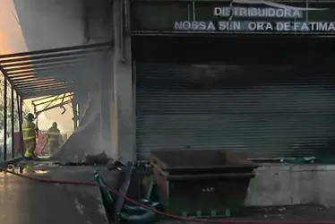 
          Imagem ilustrativa da imagem Incêndio que atingiu a Ceasa no Rio de Janeiro destruiu pavilhão; veja imagens
          