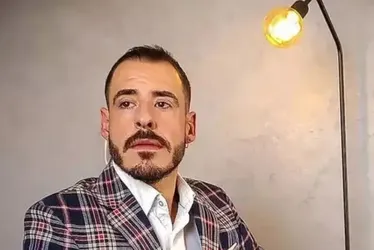 
          Imagem ilustrativa da imagem Influenciador conhecido como 'Calvo do Campari', é preso por violência doméstica
          