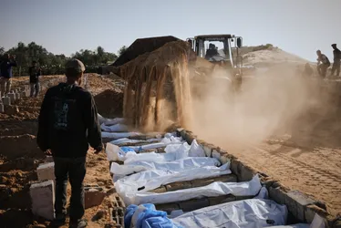 
          Imagem ilustrativa da imagem Israel identifica corpo de penúltimo refém e cessar-fogo se aproxima do fim
          