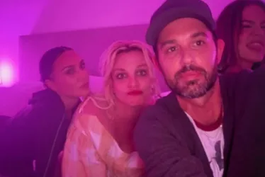 Imagem ilustrativa da imagem Kim Kardashian recebe Britney Spears para noite do pijama na Califórnia