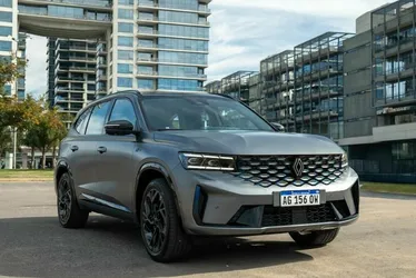 Imagem ilustrativa da imagem Koleos, primeiro híbrido da Renault, abre as prévias