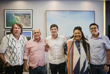 Imagem ilustrativa da imagem Lenine, Carmen Virgínia e Madeira do Rosarinho. Homenageados do Carnaval do Recife