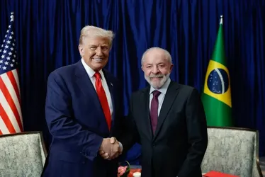 Imagem ilustrativa da imagem Lula celebra retirada de tarifas pelos EUA e diz que sinaliza respeito