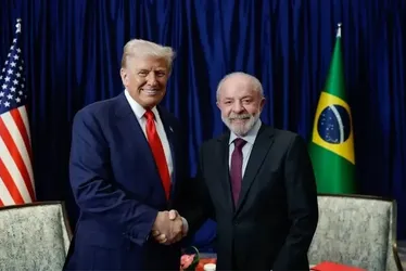 
          Imagem ilustrativa da imagem Lula diz que espera nova revogação de tarifas após conversa com Trump
          