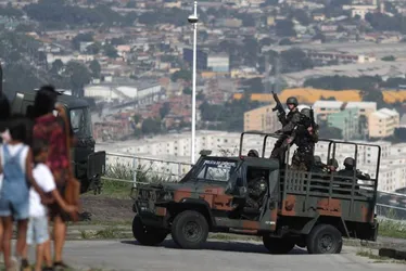 Imagem ilustrativa da imagem Mais da metade dos corpos de mortos em operação no Rio passou por perícia no IML