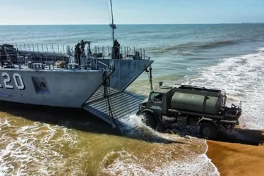 
          Imagem ilustrativa da imagem Marinha realiza megaoperação de guerra no Litoral Sul do ES
          