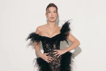 Imagem ilustrativa da imagem Millie Bobby Brown se revolta com fotógrafo em pré-estreia: 'Sorria você'