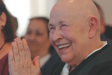 
          Imagem ilustrativa da imagem Monja Coen: a ex-usuária de drogas que virou monja
          