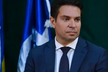 Imagem ilustrativa da imagem Moraes manda prender Alexandre Ramagem após ida aos EUA