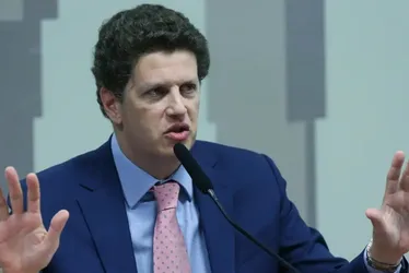 Imagem ilustrativa da imagem Moraes marca interrogatórios de Salles e mais 21 acusados de crimes ambientais