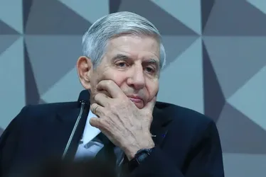 
          Imagem ilustrativa da imagem Moraes pede comprovação do histórico clínico de Augusto Heleno
          