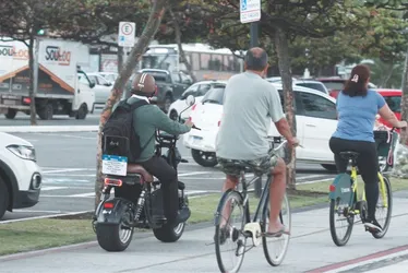 
          Imagem ilustrativa da imagem Motos elétricas vão ter licenciamento a partir de 2026
          