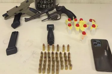 Imagem ilustrativa da imagem Jovem é presa com armas e drogas perto de distribuidora em Vila Velha