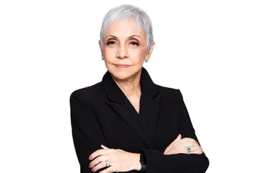 
          Imagem ilustrativa da imagem Novo livro mostra jornada reveladora de Cininha de Paula
          