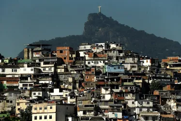
          Imagem ilustrativa da imagem O que é o ‘efeito balão’, que fez o Comando Vermelho expandir domínio de território no Rio
          