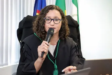 
          Imagem ilustrativa da imagem O que sustenta uma vida? A trajetória de Débora mostra que o Estado pode ser mais
          