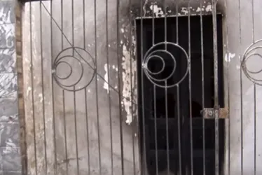 Imagem ilustrativa da imagem Ônibus pega fogo em Paulista, destrói imóveis e mobiliza Defesa Civil