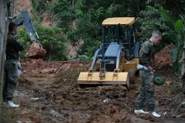Imagem ilustrativa da imagem PF investiga suspeita de fraude em licitação de obra de R$ 5,3 mi após desastre no litoral de SP