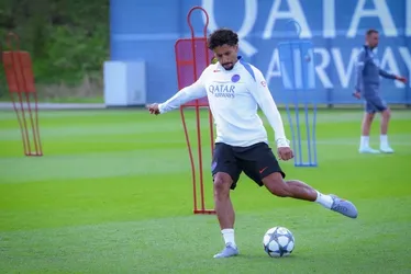 
          Imagem ilustrativa da imagem PSG pode ficar sem Marquinhos em possível final com o Flamengo no Intercontinental
          