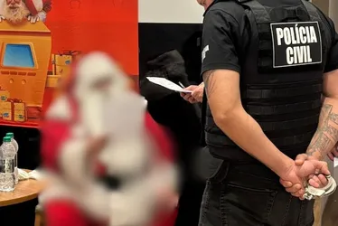 
          Imagem ilustrativa da imagem ‘Papai Noel’ de shopping é preso em SC suspeito de cometer estupro de vulnerável
          