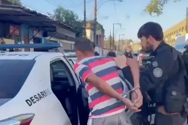 
          Imagem ilustrativa da imagem Pastor ligado ao CV suspeito de extorquir empresas no entorno de refinaria é preso
          