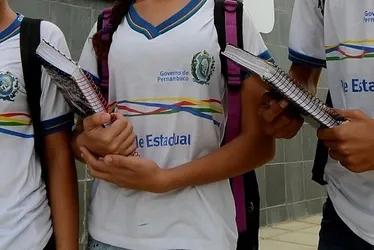 
          Imagem ilustrativa da imagem Pernambuco inicia matrículas para o ano letivo 2026 da rede estadual de ensino
          