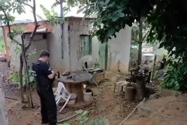 
          Imagem ilustrativa da imagem Polícia faz operação contra integrantes de facções envolvidos em assassinatos no ES
          