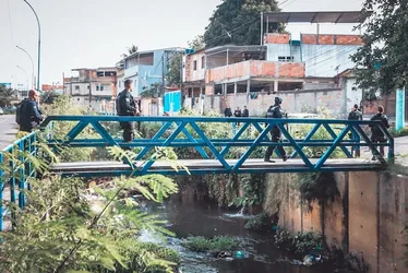 
          Imagem ilustrativa da imagem Polícia prende 12 integrantes do ‘núcleo operacional’ do Comando Vermelho na zona norte do Rio
          