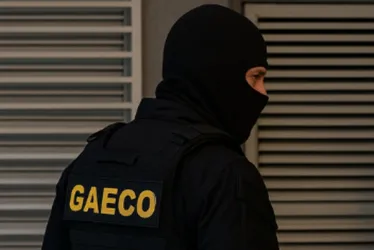 Imagem ilustrativa da imagem Policiais do departamento de narcóticos são presos suspeitos de tráfico no ES