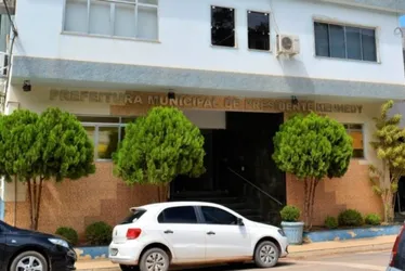 Imagem ilustrativa da imagem Prefeitura anuncia abono de R$ 4 mil e tíquete dobrado para servidores no ES